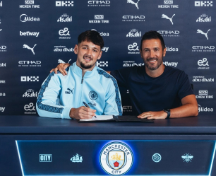 Manchester City podepsal zpět brankáře akademie Jamese Trafforda