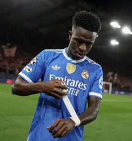 Prodloužení smlouvy Viniciuse Juniora stále pozastaveno